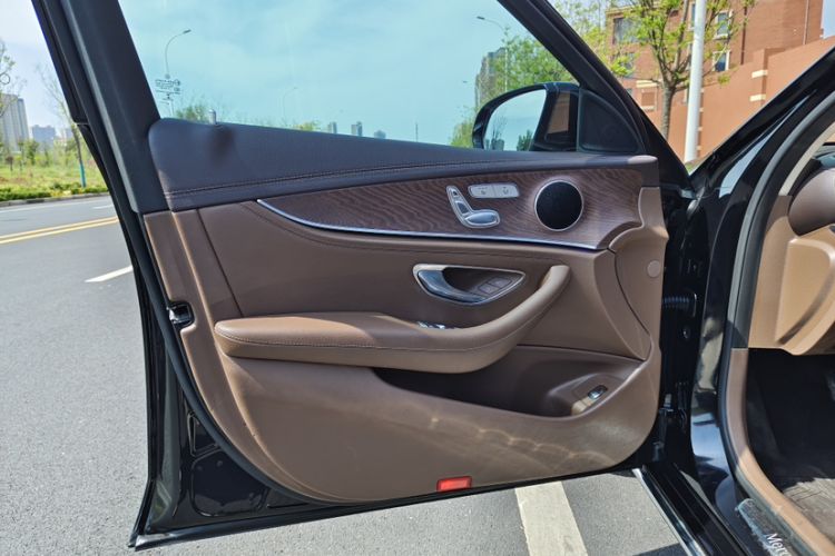 Used Mercedes-Benz E-Class 2021 E 260 L 4MATIC Interior 9