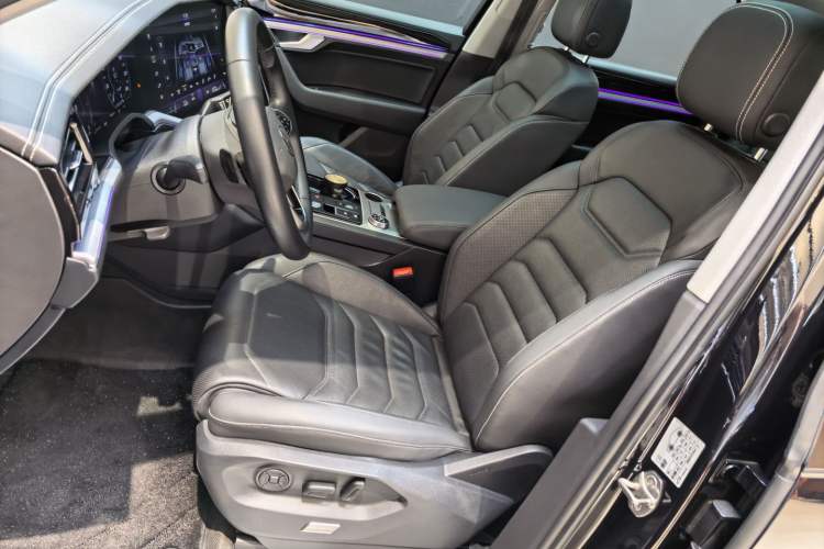 Used Volkswagen Touareg New Energy 2021 eHybrid Left Front Seat