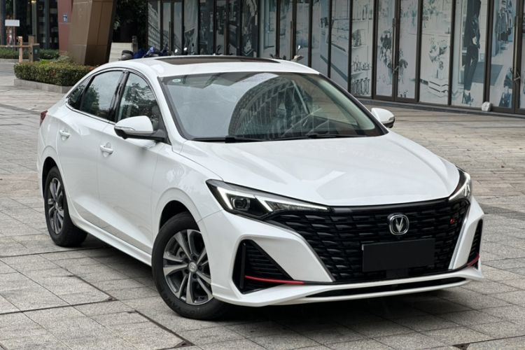 Used CHANGAN Eado 2023 Changan Edition PLUS Blue Whale NE 1.4T GDI DCT Prestige Version
