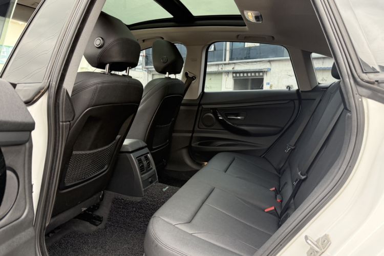 Used BMW 3 Series GT 2018 320i Sport Edition
