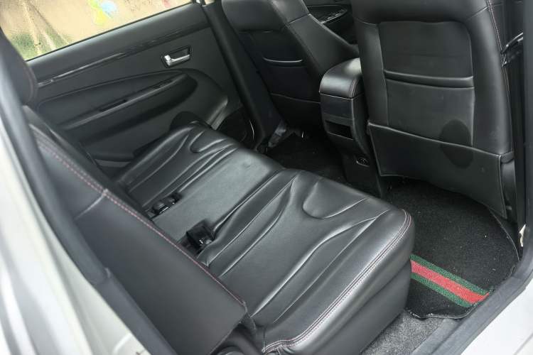 Used Dongfeng Fengon 370 2016 1.5L Manual Luxury Version SFG15-05 7 Seats
