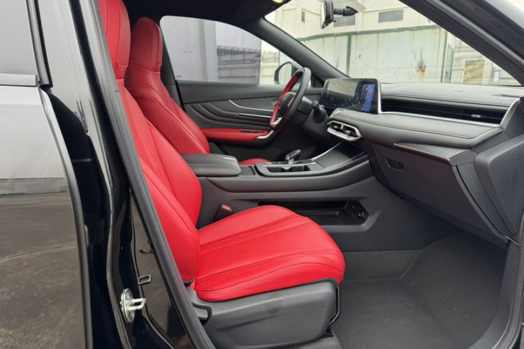 Used Venucia V 2022 260T Black Horse Edition · Idol