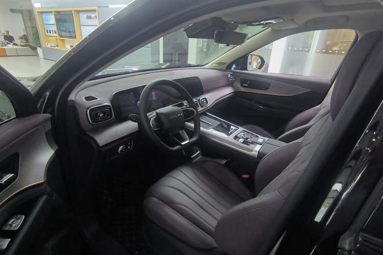 Used Chery Tiggo 9 C-DM 2025 1.5T 106KM Enjoy Edition 5 Seats Lithium Iron Phosphate Interior 2