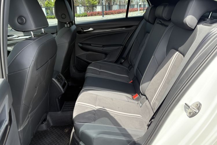 Used Volkswagen Golf 2024 280TSI DSG R-Line 50th Anniversary Edition
