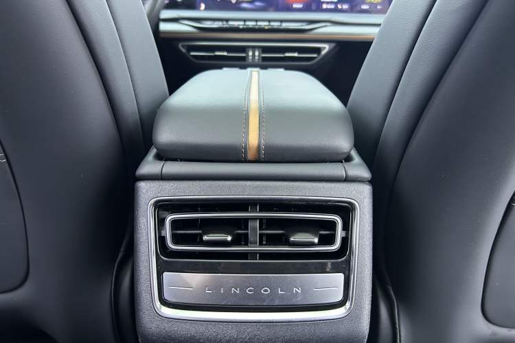 Used Lincoln Z 2022 iXiang Luxury Edition Interior 10