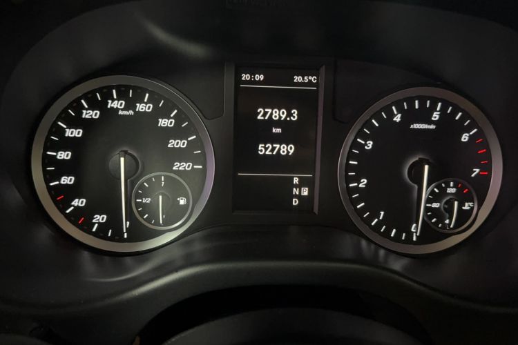 Used Mercedes-Benz Vito 2021 2.0T Business Version 7 Seats