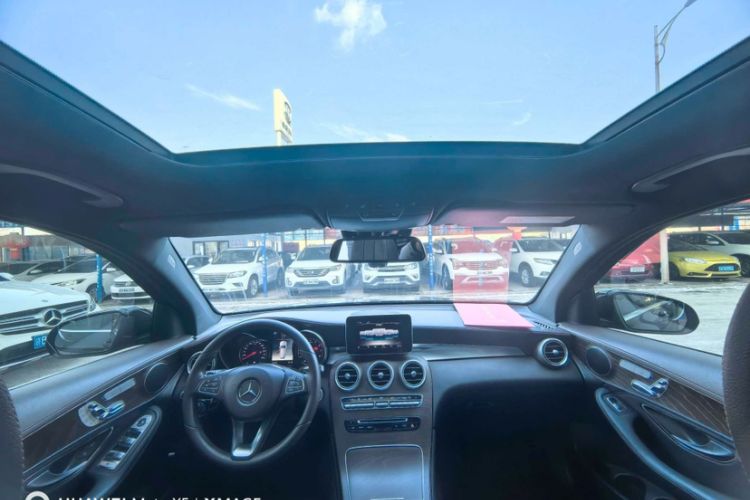 Used Mercedes-Benz GLC 2018 Refreshed GLC 300 4MATIC Dynamic Edition Interior 3