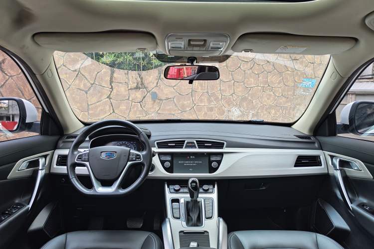 Used Geely Auto Emgrand X7 Sport 2018 1.8TD Automatic Two-Wheel Drive Smart Connect 4G Internet Edition Interior 5