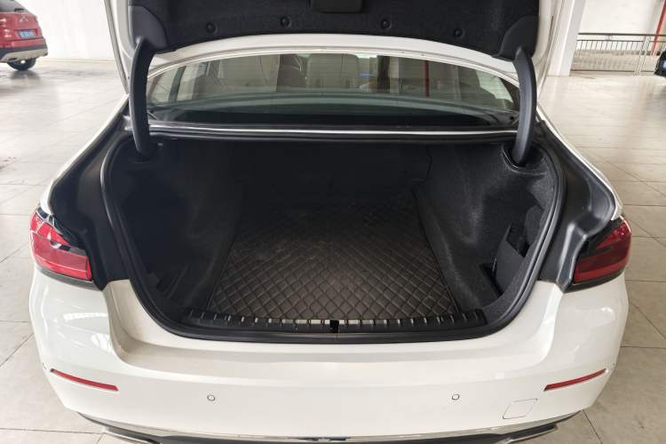 Used BMW 5 Series 2022 Restyled 525Li Luxury Package Trunk