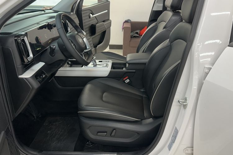 Used Hyundai ix35 2023 Musso 2.0L Deluxe Edition DLX Driver Seat