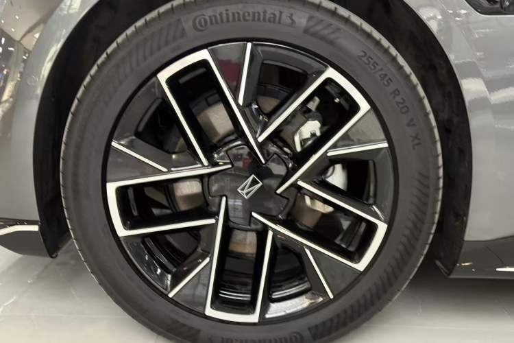 Used Avatr 06 2025 Max All-Electric Version