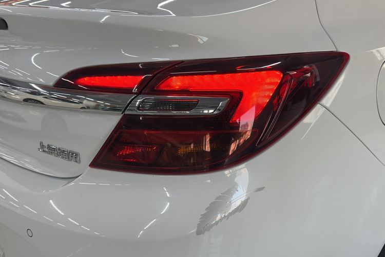 Used Buick Regal 2015 2.0L Leading Fashion Edition