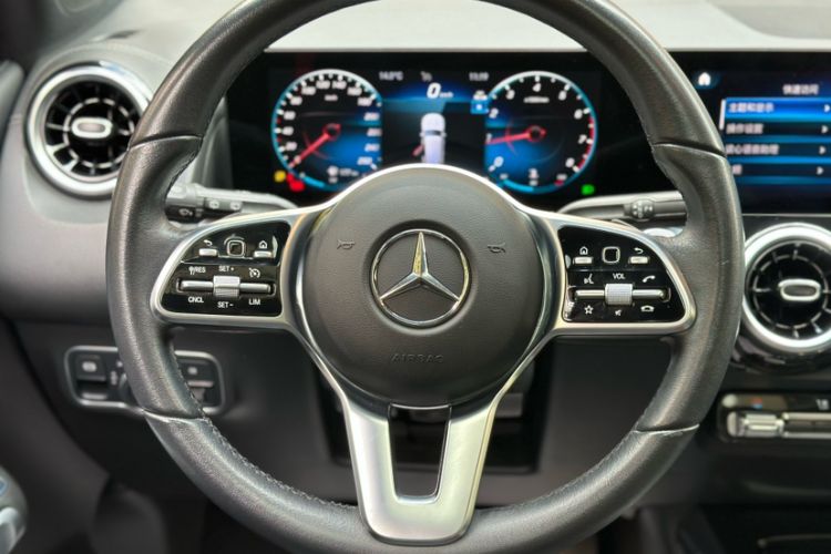 Used Mercedes-Benz GLB 2023 Refresh GLB 200 Fashion Edition
