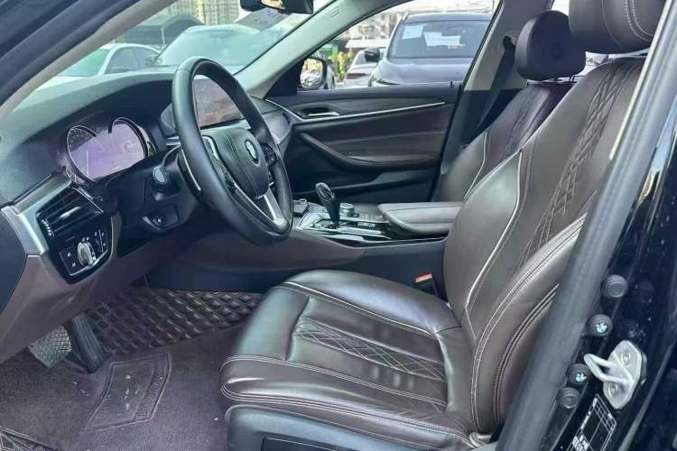 Used BMW 5 Series 2019 530Li Leading Model M Sport Package