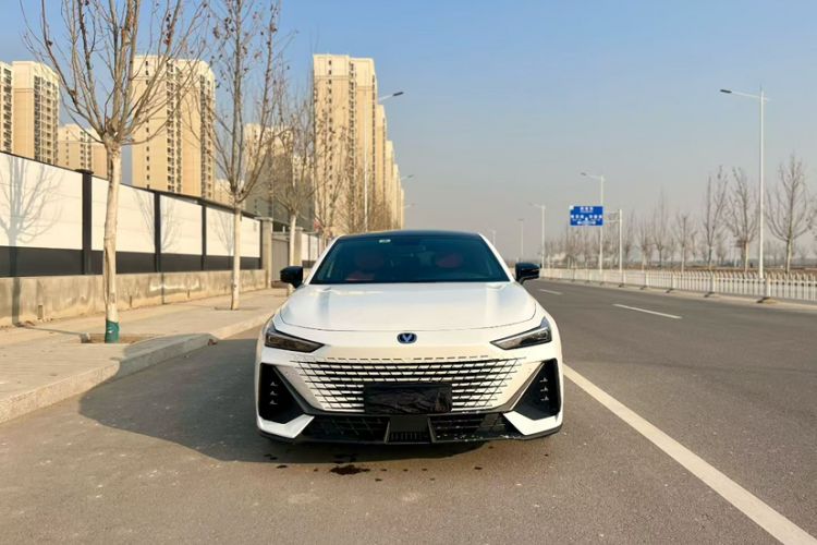 Used Changan UNI-V 2022 1.5T Prestige Version