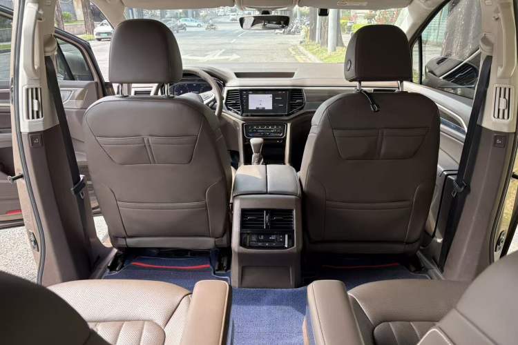 Used Volkswagen Viloran 2020 330TSI Luxury Edition Interior 8