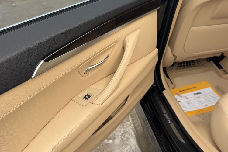 Used BMW 5 Series 2014 528Li Leading Model
