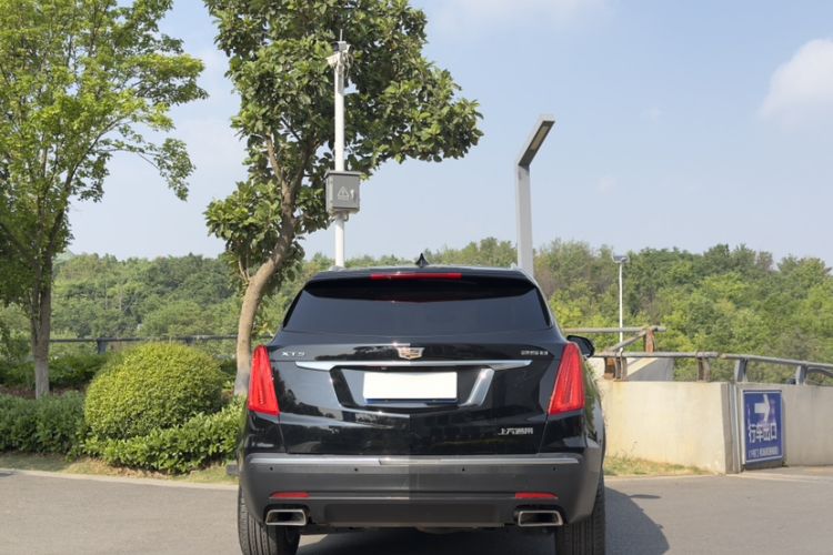 Used Cadillac XT5 2018 25T Luxury Model
