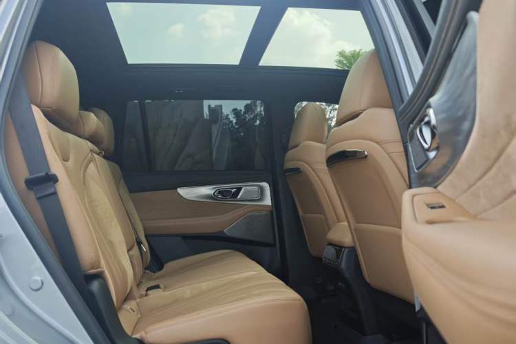 Used GAC Trumpchi ES9 2024 PHEV with 143 km Max
