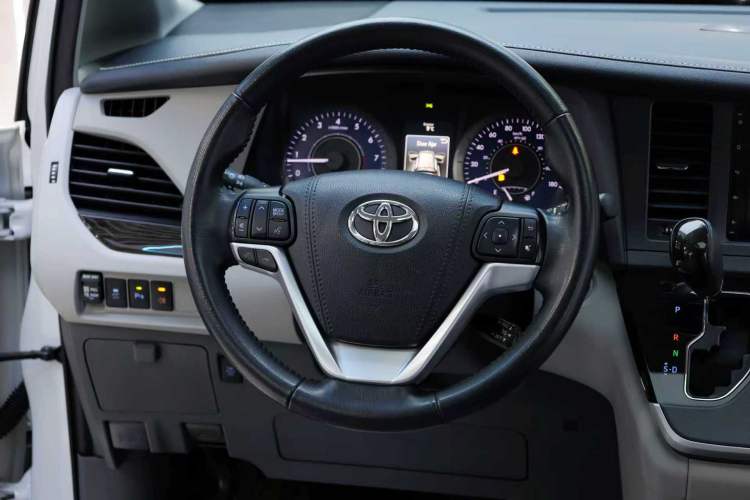 Used Toyota SIENNA  Steering Wheel