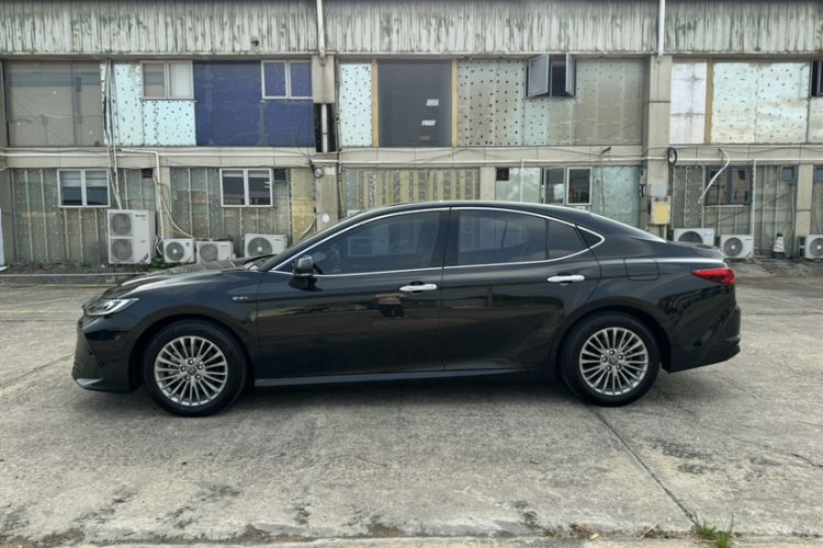 Used Toyota Camry 2024 Dual-Motor 2.0 HG Premium Edition
