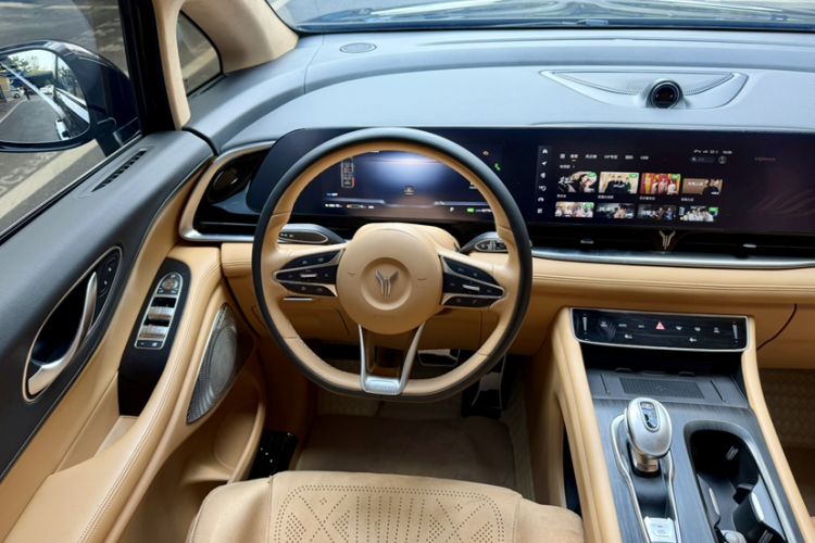 Used VOYAH Dream 2024 PHEV Ultra-Long Range Flagship Edition Interior 6