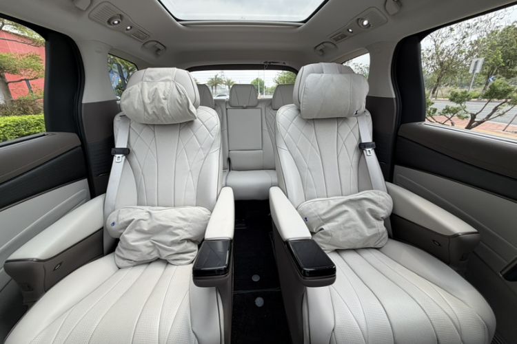 Used Denza D9 2022 DM-i 970 Four-Wheel Drive Prestige Model
