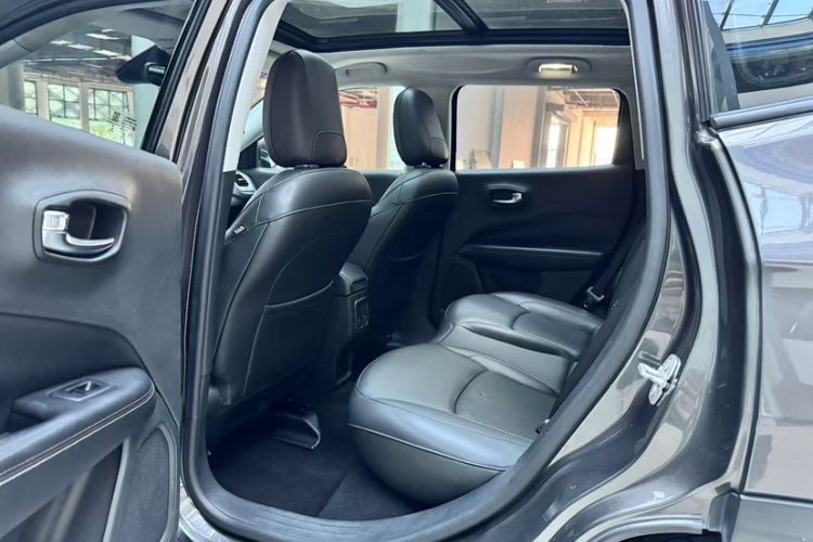 Used Jeep Compass 2017 200T Automatic Family Edition
