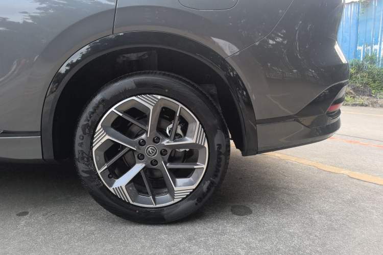 Used CHANGAN CS75 PLUS 2025 4th Generation 1.5T New Blue Whale Smart Luxury Edition Exterior 5