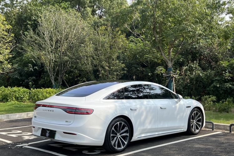 Used Hima Luxeed S7 2025 855 km Max Exterior 4