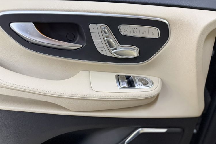 Used Mercedes-Benz V-Class 2016 V 260 Avantgarde Edition