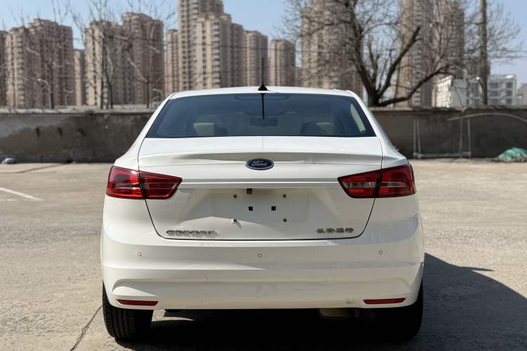 Used Ford Escort 2017 Revised Version 1.5L Manual Comfort Edition Exterior 4