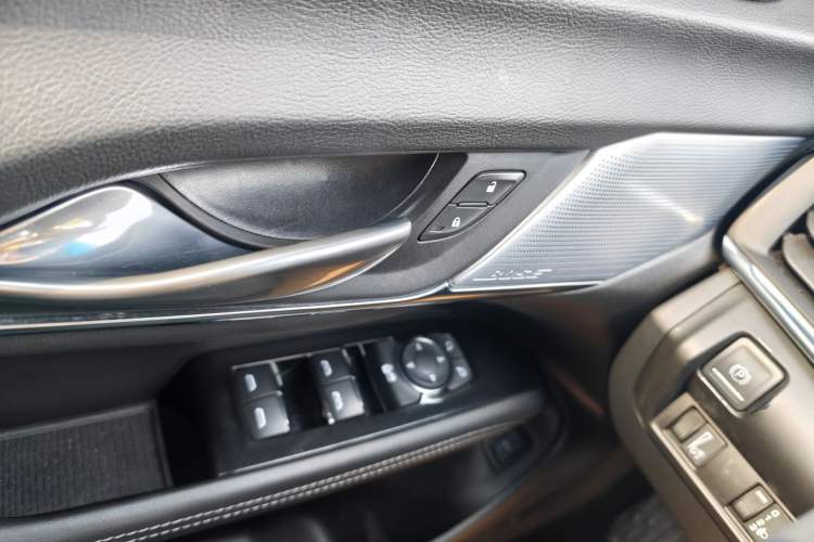 Used Cadillac CT4 2023 25T Luxury Model Interior 9