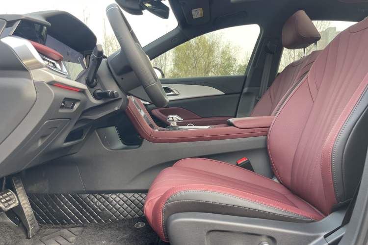 Used Hongqi H5 2025 2.0T Automatic Xuan Ying Edition
