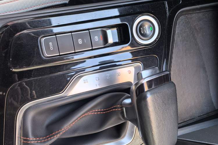 Used Baojun RC-6 2019 1.5T CVT 24-Hour Online Luxury Edition