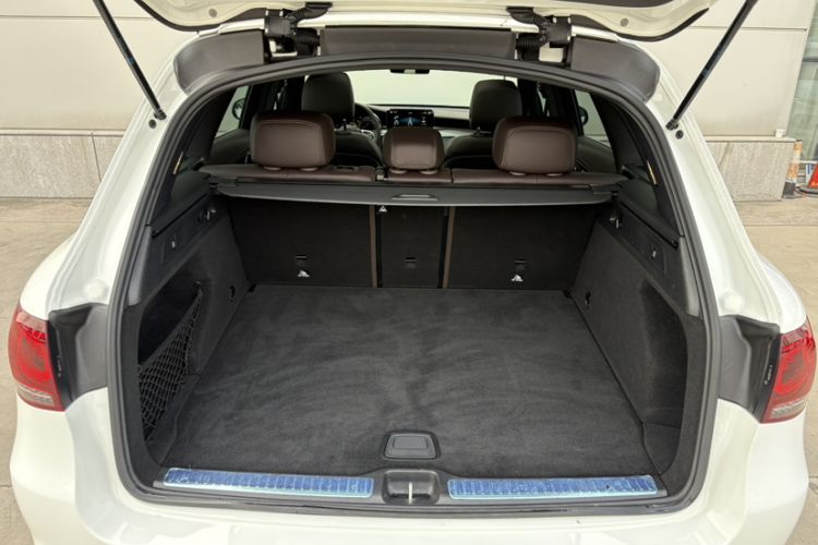 Used Mercedes-Benz GLC 2022 Facelift GLC 260 L 4MATIC Luxury Edition Trunk