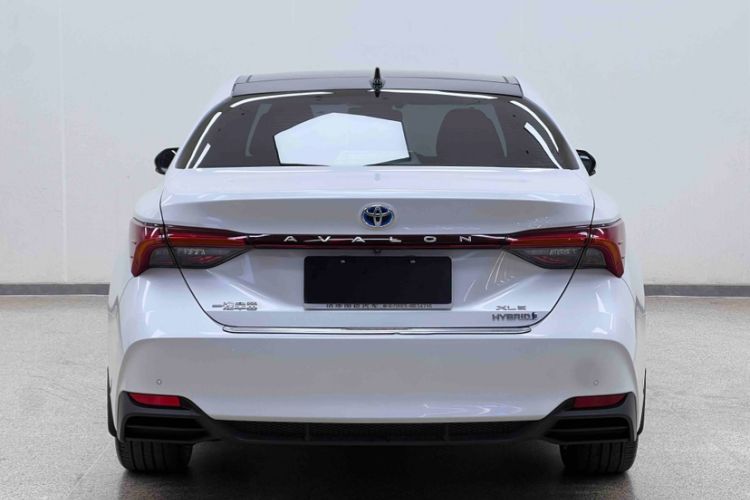 Used Toyota Avalon 2019 Dual-Engine 2.5L XLE Prestige Version China VI Standard
