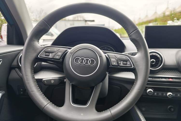 Used Audi Q2L 2020 35 TFSI Fashion Dynamic Model Steering Wheel
