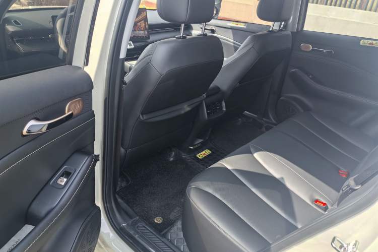 Used Baojun Yunhai 2024 140km Plug-in Hybrid Version
