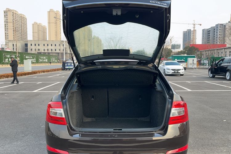 Used Skoda Octavia 2016 1.6L Automatic Smart Drive Edition