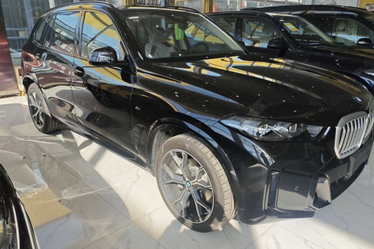 Used BMW X5 2025 Model, xDrive 30Li Prestige M Sport Night Package
