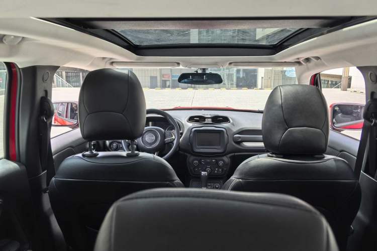 Used Jeep Renegade 2018 Connected Large Screen Version 180TS Automatic High-Energy Edition