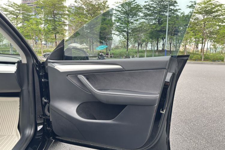 Used Tesla Model Y 2021 Standard Range Rear-Wheel Drive Version Exterior 11