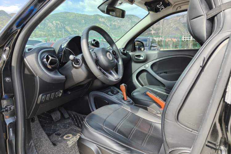 Used smart forfour 2016 1.0L 52 kW Passion Edition
