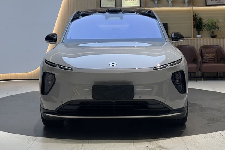 Used Nio EC6 2024 75 kWh Exterior 4