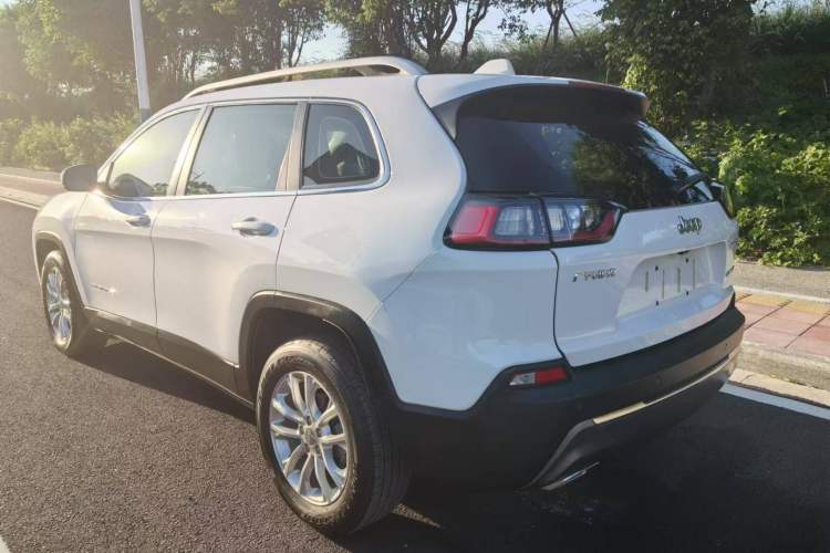 Used Jeep Cherokee 2019 2.0T Two-Wheel Drive Smart Enjoyment Version China VI