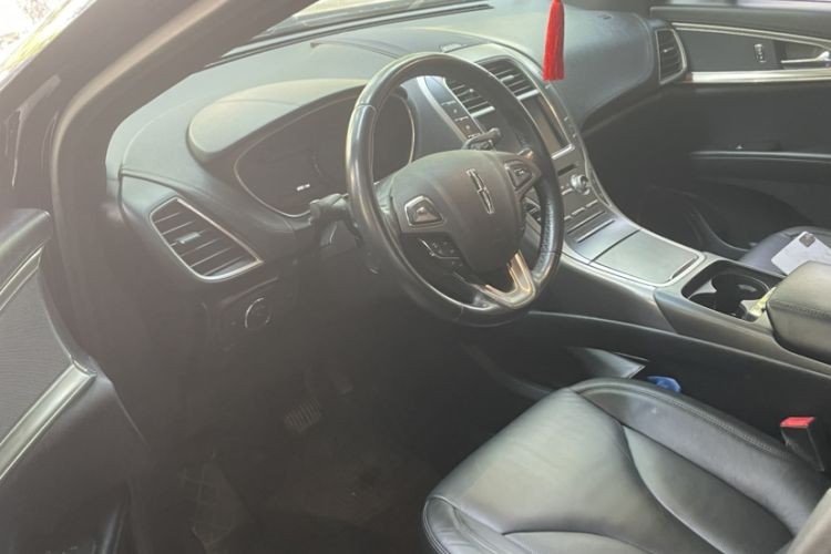 Used Lincoln MKX 2015 2.0T Two-Wheel Drive Deluxe Edition
