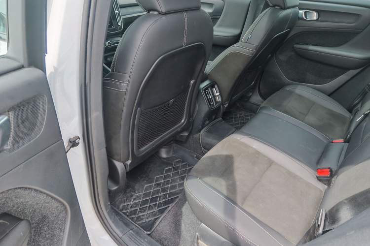 Used Volvo XC40 New Energy 2023 Long-Range Version Interior 6