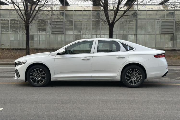 Used Geely Auto Preface 2026 Model Oriental Yao 1.5TD Fuyao Edition Exterior 4