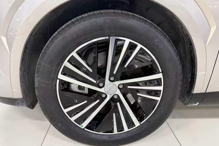 Used Lynk & Co 08 EM-P 2023 245km Ultra-Long Range Halo